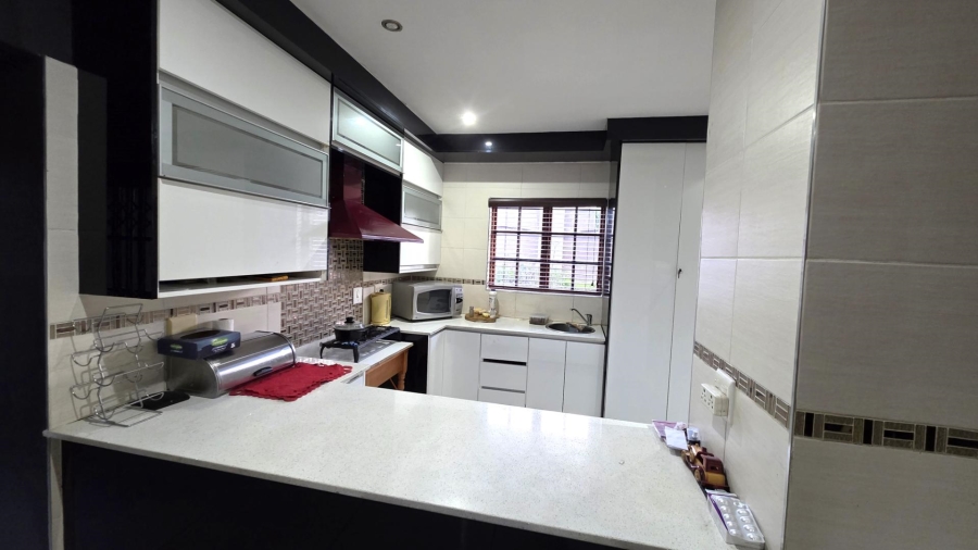 3 Bedroom Property for Sale in Meerhof North West